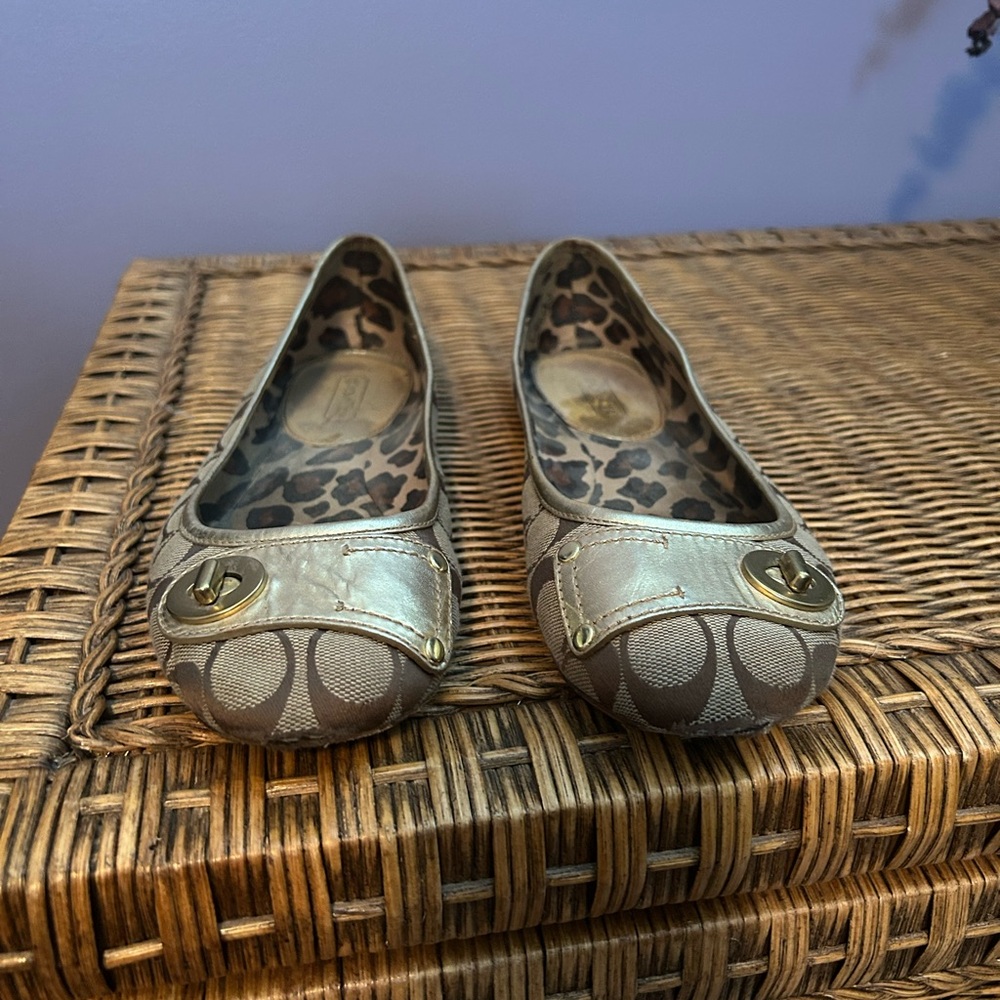 Coach Women's Metallic Gold and Tan Flats